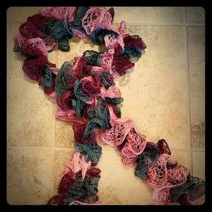 Sashay Pinks And Gray Ruffle Scarf 🧣